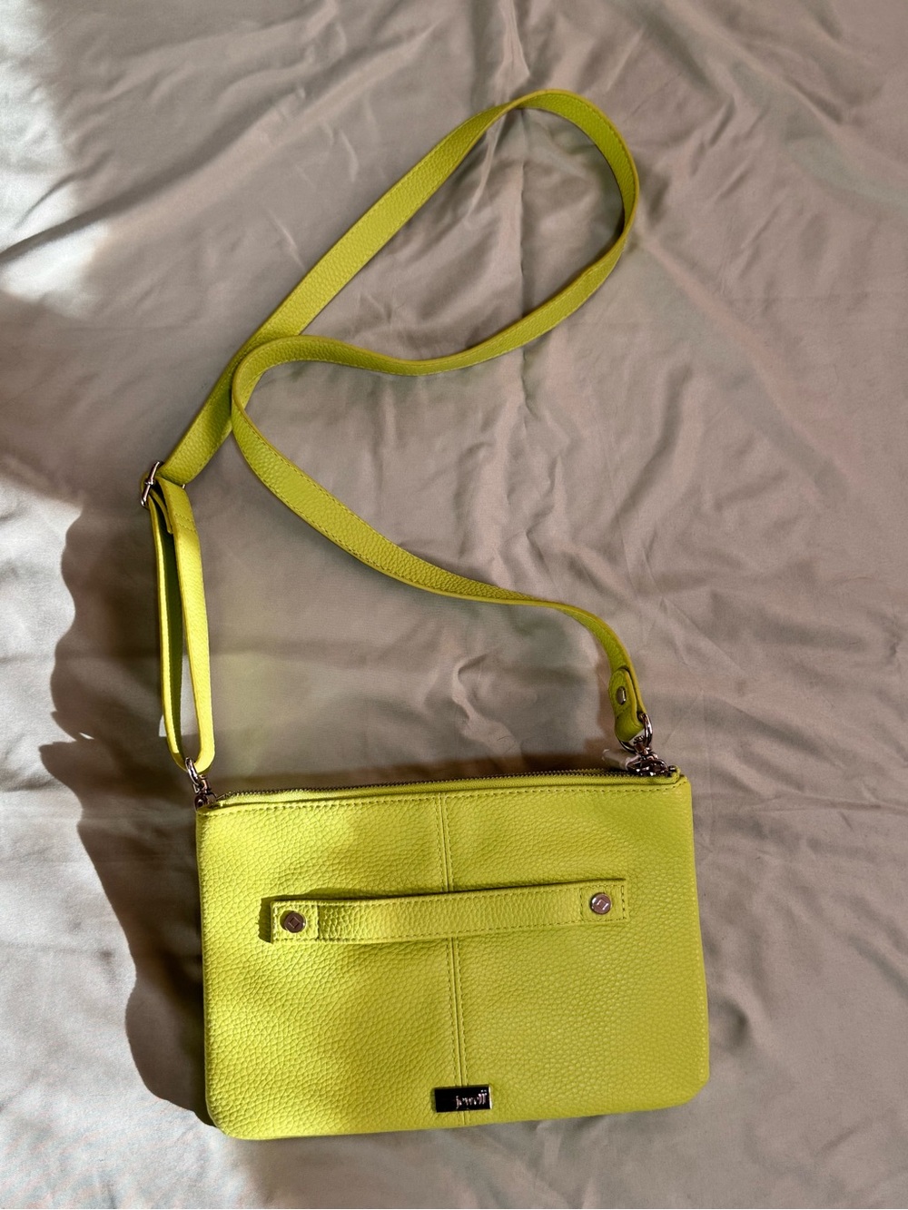 NWOT Thirty-One Jewell Crossbody Clutch Street Style purse Citrus Lime Pebble